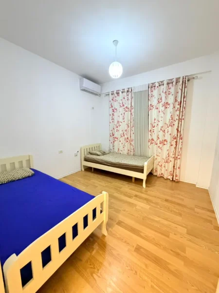 Tirane, jepet me qera apartament 2+1+Ballkon Kati 7, 114 m² 600 € (Astir/Hotel Marinaj)
