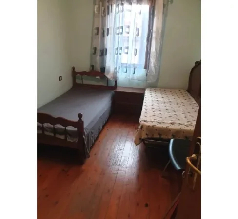 Tirane, jepet me qera shtepi 2+1 Kati 2, 90 m² 450 € (Allias)