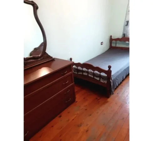 Tirane, jepet me qera shtepi 2+1 Kati 2, 90 m² 450 € (Allias)