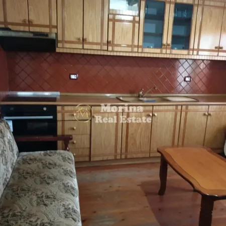 Tirane, jepet me qera shtepi 2+1 Kati 2, 90 m² 450 € (Allias)