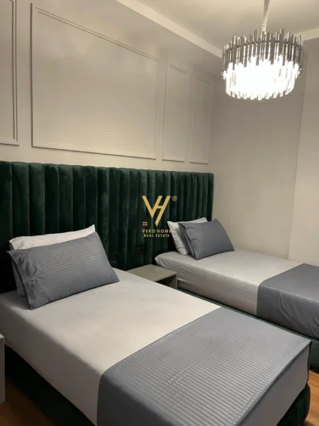 Tirane, jepet me qera apartament 2+1+Ballkon Kati 3, 125 m² 1.500 € (TEG)