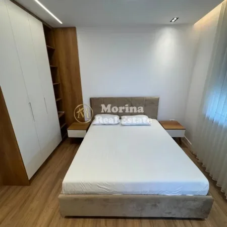 Tirane, jepet me qera apartament 1+1 Kati 9, 50 m² 650 € (Kompleksi Delijorgji)
