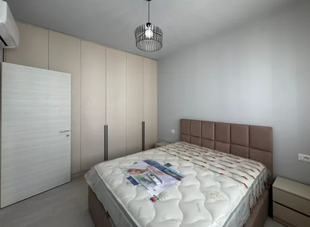 Tirane, jepet me qera apartament 2+1 , 100 m² 750 € 