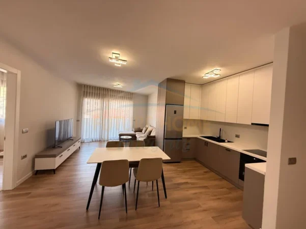Tirane, jepet me qera apartament 2+1+2+PARKIM  Kati 2, 90 m² 950 € (RRUGA ELBASANIT TIRANE)