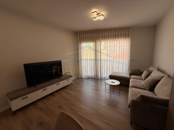 Tirane, jepet me qera apartament 2+1+2+PARKIM  Kati 2, 90 m² 950 € (RRUGA ELBASANIT TIRANE)