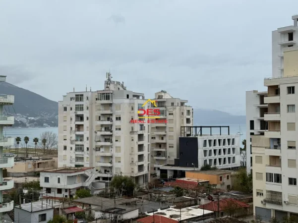 Vlore, jepet me qera apartament 1+1+Ballkon Kati 6, 70 m² 350 € (Rruga Çamëria)