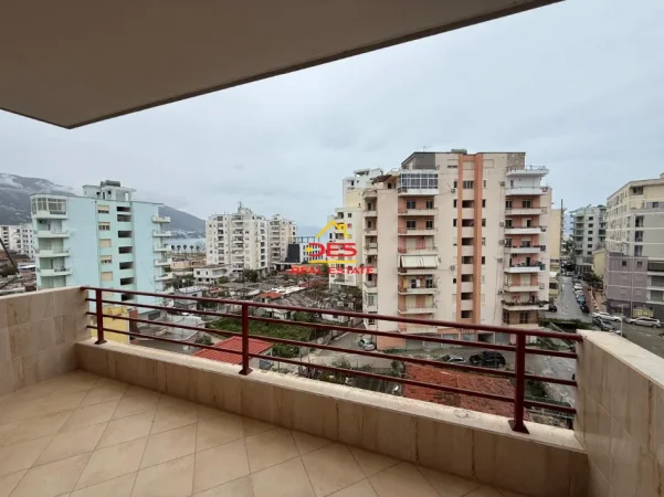Vlore, jepet me qera apartament 1+1+Ballkon Kati 6, 70 m² 350 € (Rruga Çamëria)