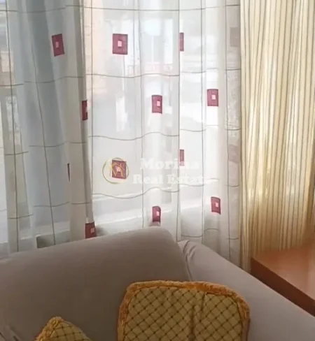 Tirane, jepet me qera shtepi 2+1 Kati 1, 80 m² 400 € (Laprake)