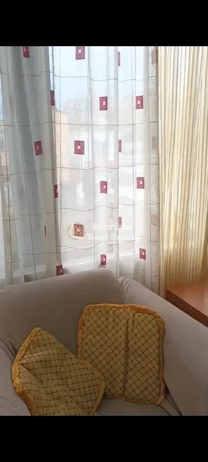 Tirane, jepet me qera shtepi 2+1 Kati 1, 80 m² 400 € (Laprake)