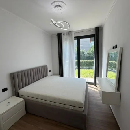 Tirane, jepet me qera apartament 1+1+Ballkon , 85 m² 800 € (SOFIA RESIDENCE)