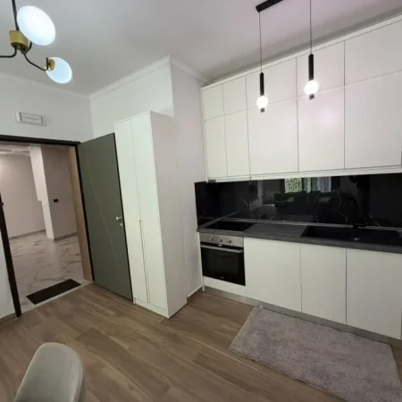 Tirane, jepet me qera apartament 1+1+Ballkon , 85 m² 800 € (SOFIA RESIDENCE)