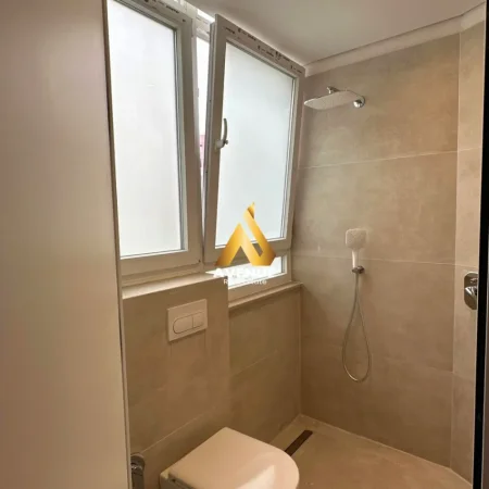 Tirane, jepet me qera apartament 3+1 Kati 3, 105 m² 850 € (don bosco)