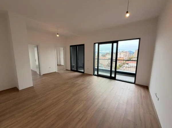 Tirane, jepet me qera zyre Kati 7, 121 m² 1.000 € (Rruga e Barrikadave)