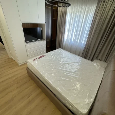 Tirane, jepet me qera 1+1+Ballkon , 70 m² 600 € (Bulevardi i Ri)