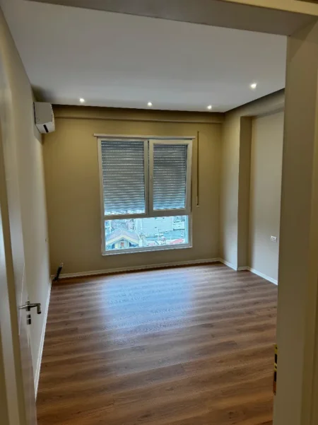 Tirane, jepet me qera apartament 1+1 Kati 6, 64 m² 500 € (Brryli)