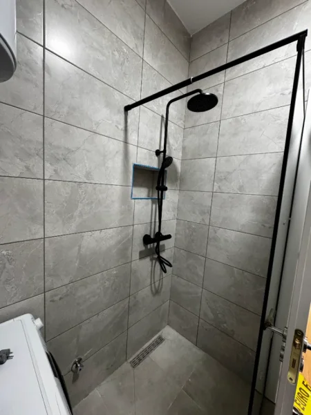 Tirane, jepet me qera apartament 1+1 Kati 6, 64 m² 500 € (Brryli)
