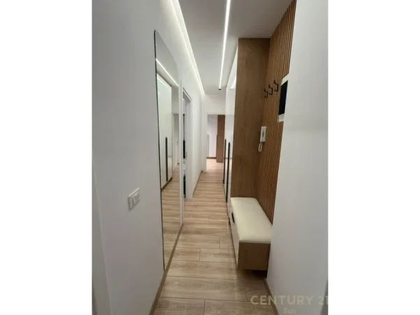 Tirane, jepet me qera apartament 2+1 Kati 7, 100 m² 1.000 €