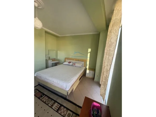 Tirane, jepet me qera apartament 1+1+Ballkon Kati 5, 63 m² 550 € (Rruga e Bogdaneve)