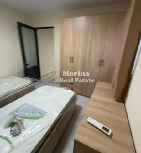 Tirane, jepet me qera apartament 1+1 Kati 1, 50 m² 400 € (Shkolla e Bashkuar)
