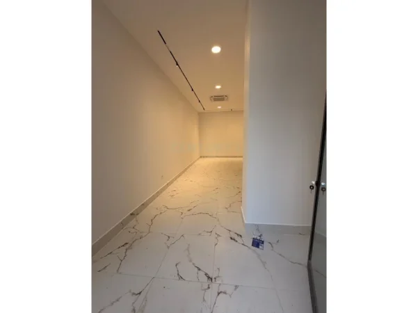 Tirane, shitet ambjent biznesi Kati 0, 38 m² 211.200 € 