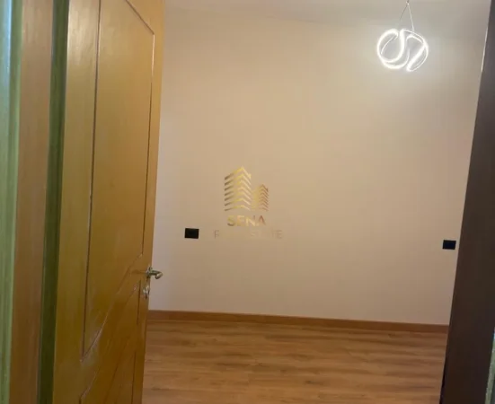 Tirane, jepet me qera apartament 1+1+Ballkon Kati 2, 60 m² 500 € (Ali Demi)