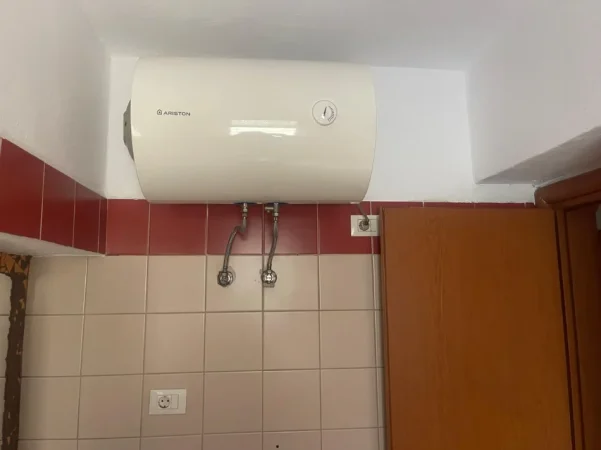 Shqiperi, jepet me qera apartament 1+1 Kati 2, 