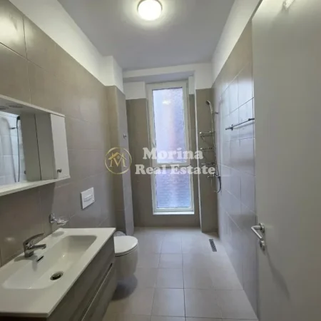 Tirane, jepet me qera apartament 2+1 Kati 5, 125 m² 1.000 € (Bulevardi i Ri)