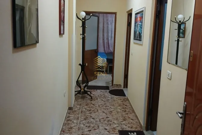 Tirane, jepet me qera apartament 1+1 Kati 2, 55 m² 350 € (Ish Parku i Autobuzave)
