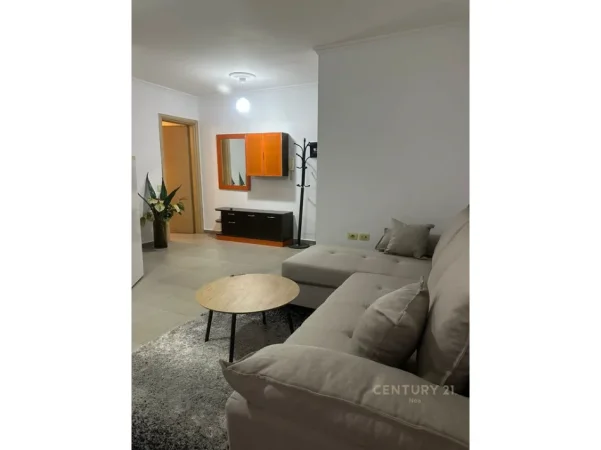 Tirane, jepet me qera apartament 2+1+Ballkon Kati 2, 89 m² 550 €