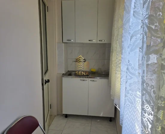 Tirane, jepet me qera apartament 2+1+Ballkon Kati 4, 75 m² 450 € (Selvia)