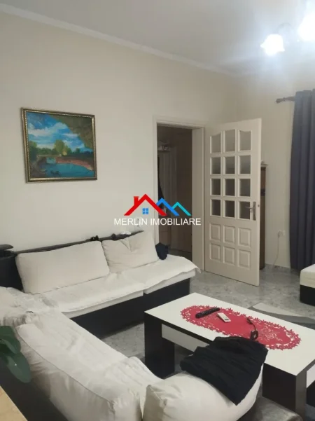 Tirane, shitet apartament 4+1+Ballkon Kati 3, 176 m² 235.000 € (RRUGA TANUSH SHYTI,KOMBINAT)
