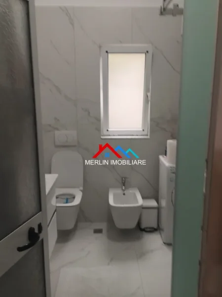 Tirane, shitet apartament 4+1+Ballkon Kati 3, 176 m² 235.000 € (RRUGA TANUSH SHYTI,KOMBINAT)