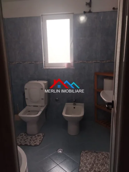 Tirane, shitet apartament 4+1+Ballkon Kati 3, 176 m² 235.000 € (RRUGA TANUSH SHYTI,KOMBINAT)