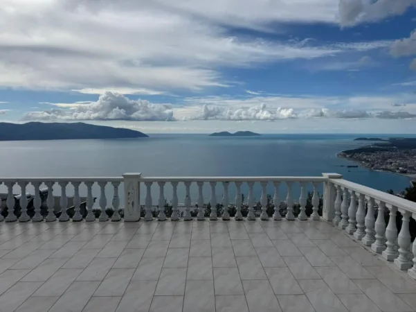 Vlore, jepet me qera Vile 3+1+Ballkon Kati 2, 1.500 € 