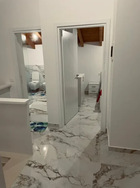 Vlore, jepet me qera Vile 3+1+Ballkon Kati 2, 1.500 € 