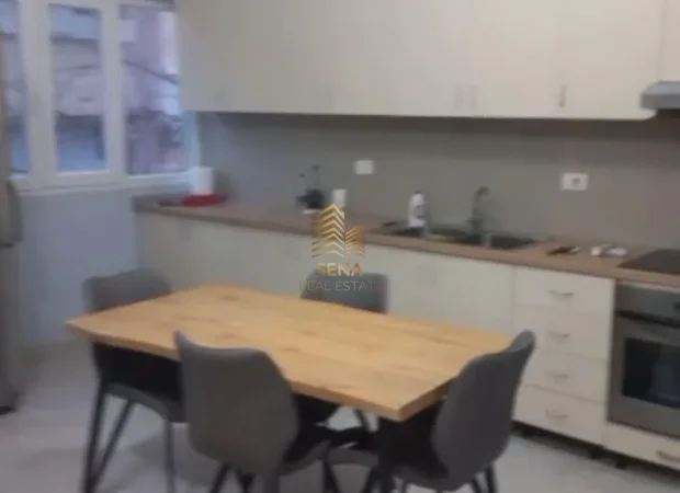 Tirane, jepet me qera apartament 1+1+Ballkon Kati 2, 65 m² 400 € (Fresk)