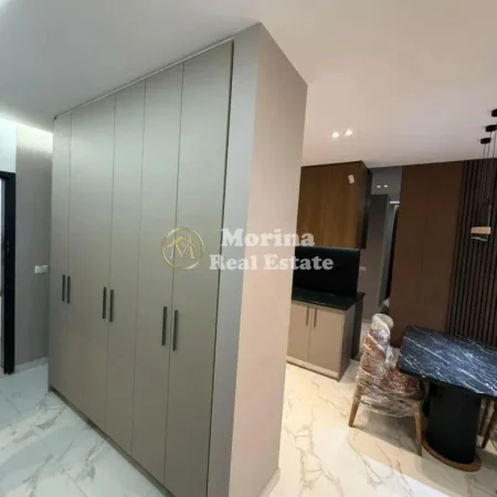 Tirane, jepet me qera apartament 1+1 Kati 2, 75 m² 650 € (Laprake)