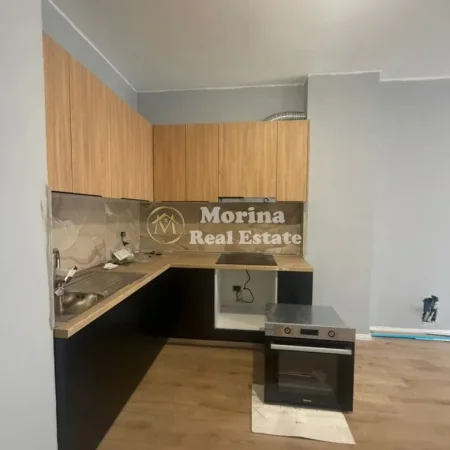 Tirane, jepet me qera apartament 1+1 Kati 4, 70 m² 550 € (Laprake)