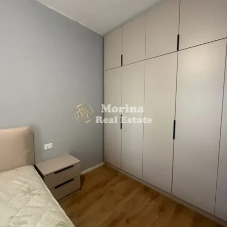 Tirane, jepet me qera apartament 1+1 Kati 4, 70 m² 550 € (Laprake)