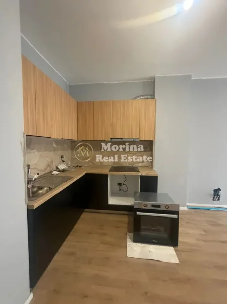 Tirane, jepet me qera apartament 1+1 Kati 4, 70 m² 550 € (Laprake)
