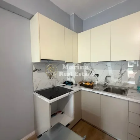 Tirane, jepet me qera apartament 1+1 Kati 4, 70 m² 550 € (Laprake)