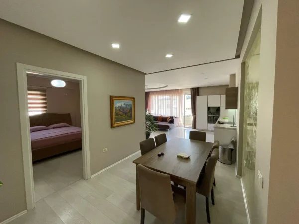 Tirane, jepet me qera apartament 3+1+Aneks+Ballkon , 190 m² 1.400 € (liqeni thate)