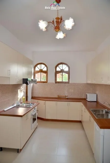 Tirane, jepet me qera Vile 5+1 Kati 4, 450 m² 1.500 € (Rruga Mihal Gramno)