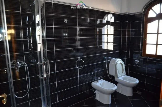 Tirane, jepet me qera Vile 5+1 Kati 4, 450 m² 1.500 € (Rruga Mihal Gramno)