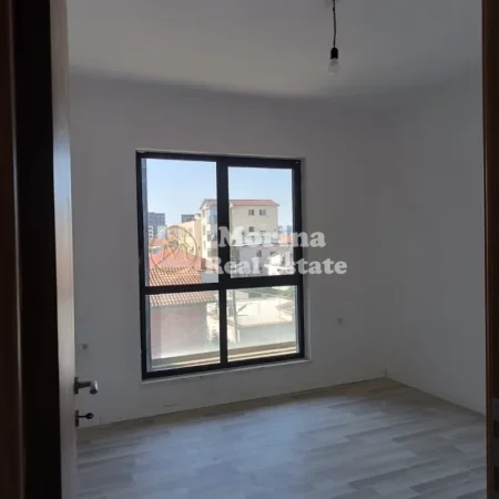 Tirane, jepet me qera apartament 2+1 Kati 2, 110 m² 400 € (5 Maji)