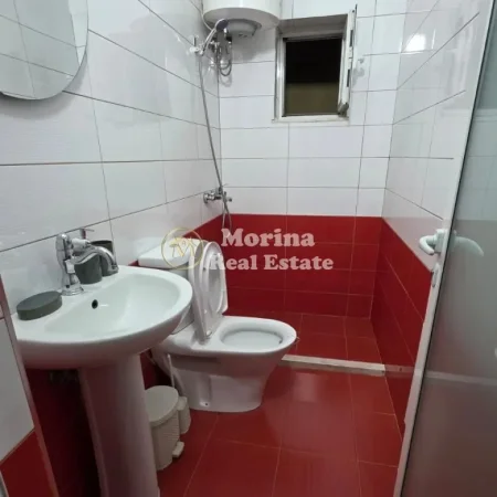 Tirane, jepet me qera shtepi 1+1 Kati 3, 70 m² 450 € (Rruga Elbasanit)