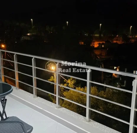 Tirane, jepet me qera shtepi 1+1 Kati 3, 70 m² 450 € (Rruga Elbasanit)