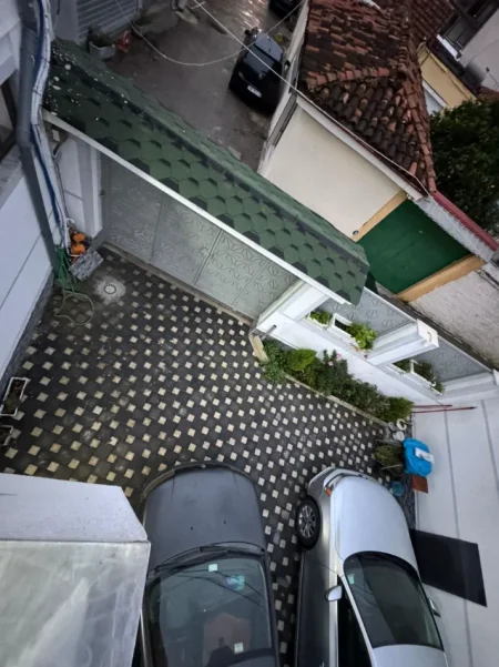 Tirane, jap me qera Vile 2 Katshe , 210 m² 1.100 € (Medreseja)