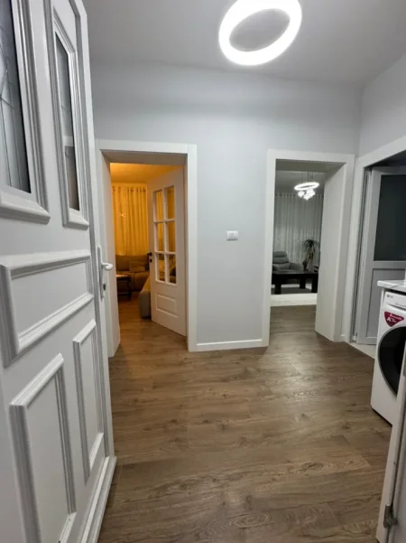 Tirane, jap me qera Vile 2 Katshe , 210 m² 1.100 € (Medreseja)