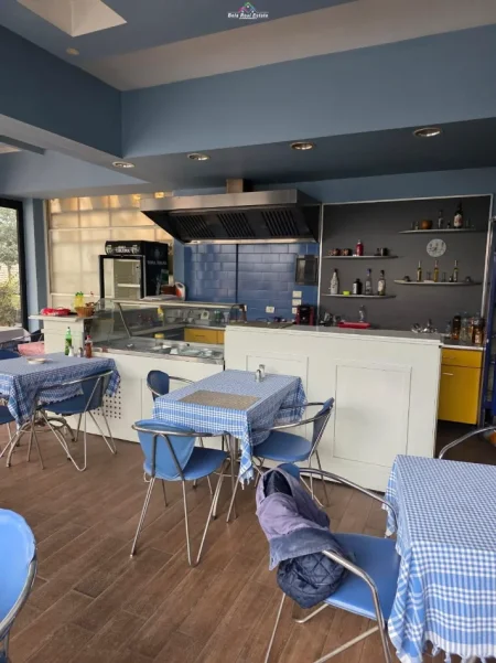 Tirane, jepet me qera ambjent biznesi Kati 1, 110 m² 1.050 € (laprake)